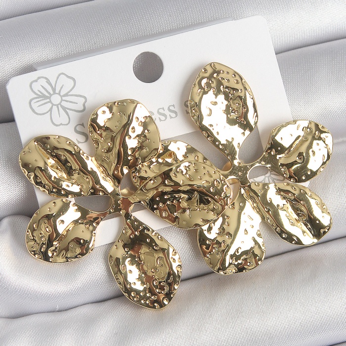 316 Çelik Gold Renk İşlemeli Yaprak Model Kadın Küpe