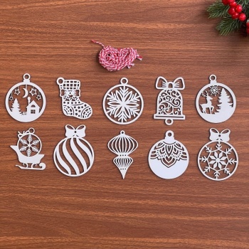 Biyomak® 10 Parça Kırmızı Beyaz İpli Karışık Model Ahşap Yılbaşı Ağaç Süsü