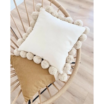 Biyomak® Ponponlu krem kırlent kılıfı 40 x 40