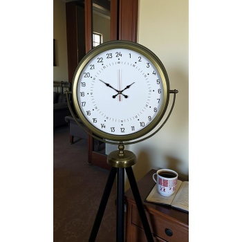 ® Eskitme 24 Saat Göstergeli Özel Tasarım Tripod Ayaklı Saat