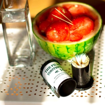 ® Yeni Ürün Dörtgen Fotoğraf Filmi Şeklinde Kürdanlık Kürdan Tutucu Kutu