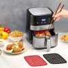 ® Renkli Isıya Dayanıklı Yıkanılabilir Silikon Fırın Ve Airfryer Kare Pişirme Matı 21,5 Cm