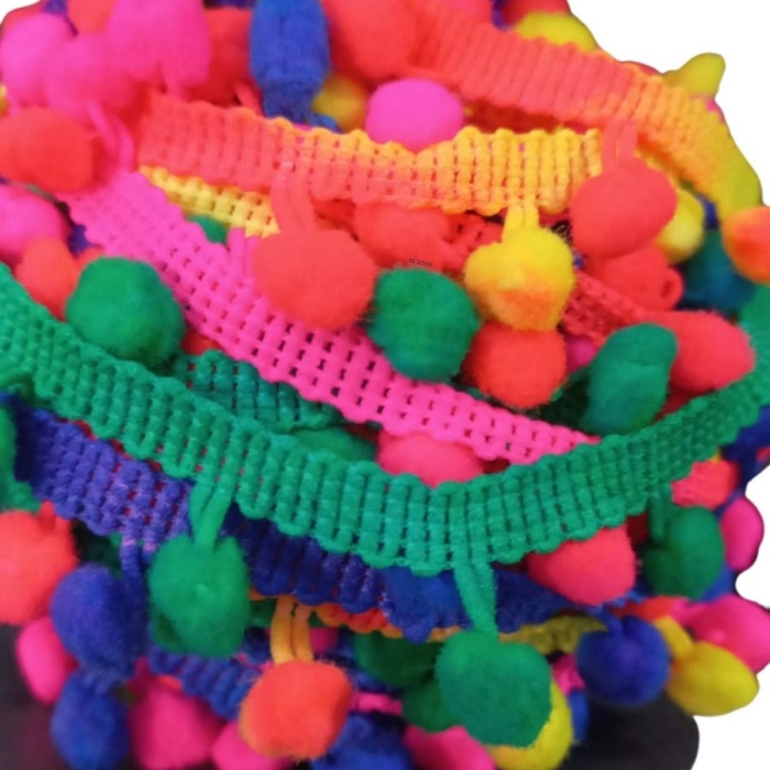 ® Sıralı Ponpon 1 Metre Karışık Renk