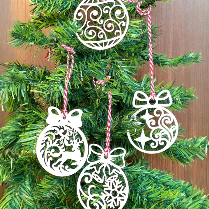 Biyomak® 10 Parça Kırmızı Beyaz İpli Fiyonk Model Ahşap Yılbaşı Ağaç Süsü