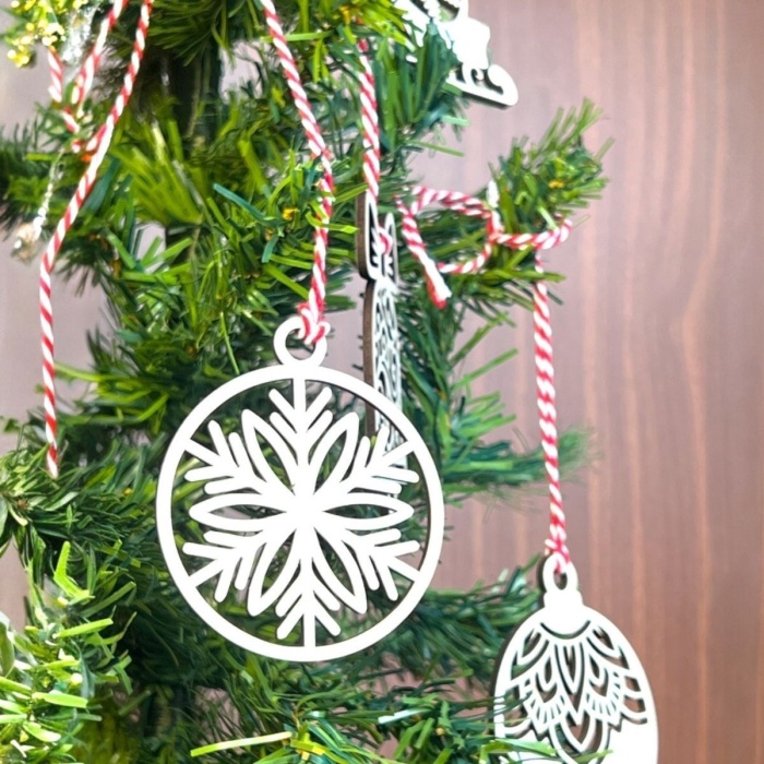 Biyomak® 10 Parça Kırmızı Beyaz İpli Karışık Model Ahşap Yılbaşı Ağaç Süsü