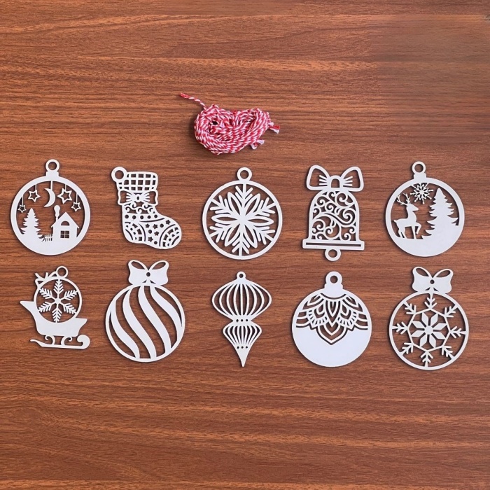 Biyomak® 10 Parça Kırmızı Beyaz İpli Karışık Model Ahşap Yılbaşı Ağaç Süsü