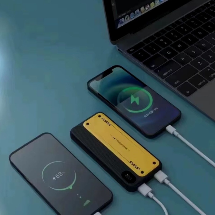 Biyomak® 10000 mAh Hızlı Şarj Özellikli Aynı Anda 4 Cihazı Şarj Edebilen Powerbank