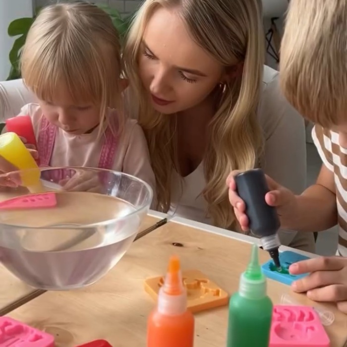 ® Aqua Gel Sihirli su oyuncak seti 5 renk jel şişe 6 kalıp