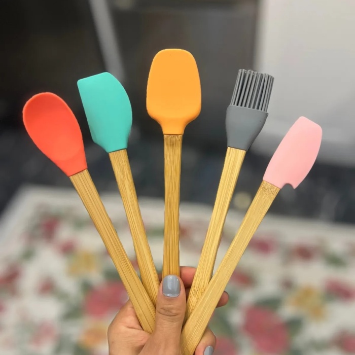 ® 5li Renkli Ahşap Saplı Silikon Uçlu Spatula Fırçalı Kaşık Seti Yemek Hazırlık Seti 21 Cm