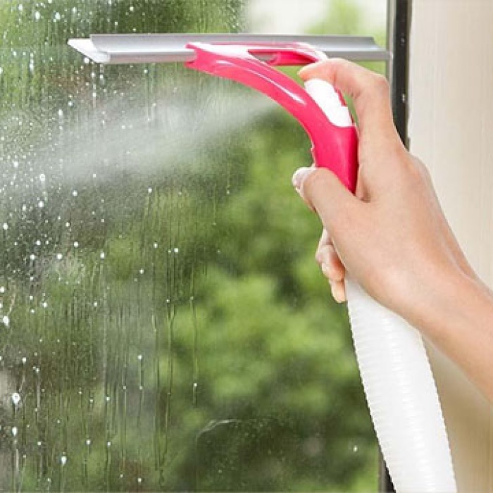 ® Su Hazneli ve Spreyli Cam Silme Aparatı