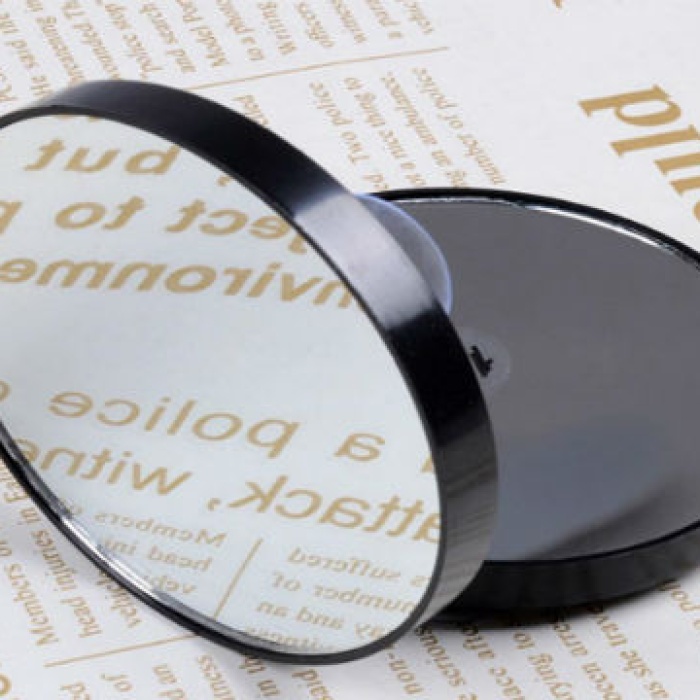 ® Vantuzlu Büyüteç Ayna