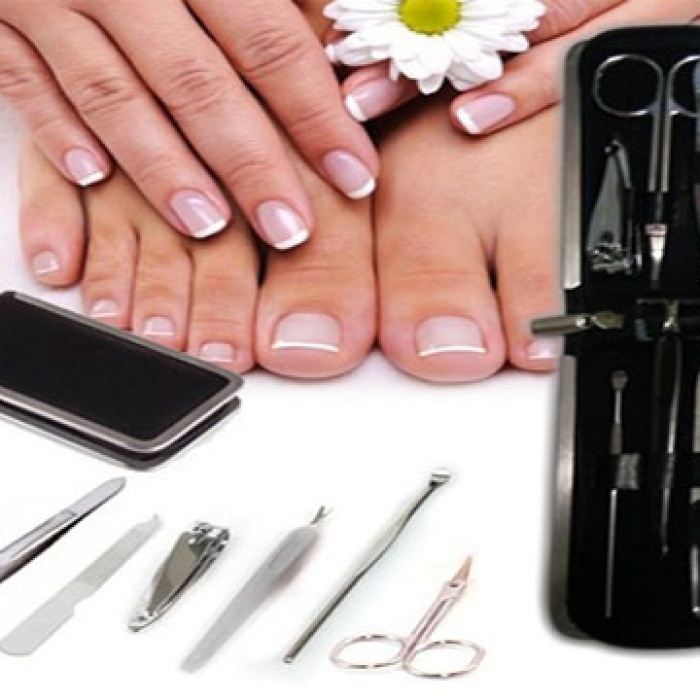 ® Deri Çantalı 6 Parça Manikür Seti