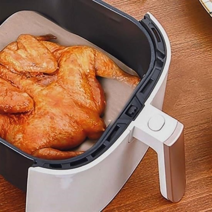 Biyomak® 50 Adet Air Fryer Pişirme Kağıdı Tek Kullanımlık Yağ Su Geçirmez Yapışmaz Deliksiz Düz Kare Model