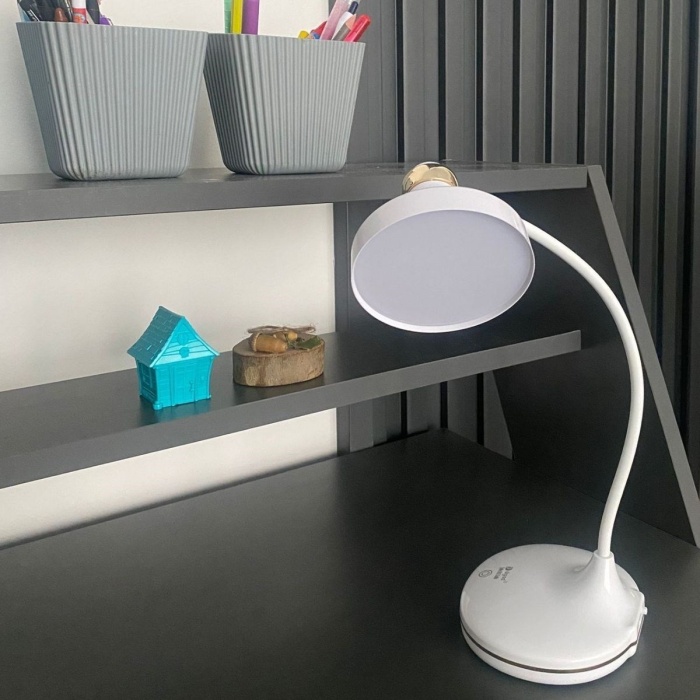 Biyomak®  Dokunmatik 3 Farklı LED Işıklı Çalışma Masası Üstü Lamba