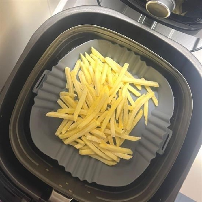 Biyomak® Renkli Isıya Dayanıklı Yıkanılabilir Silikon Fırın  Airfryer Kare Model Pişirme Matı 20 cm