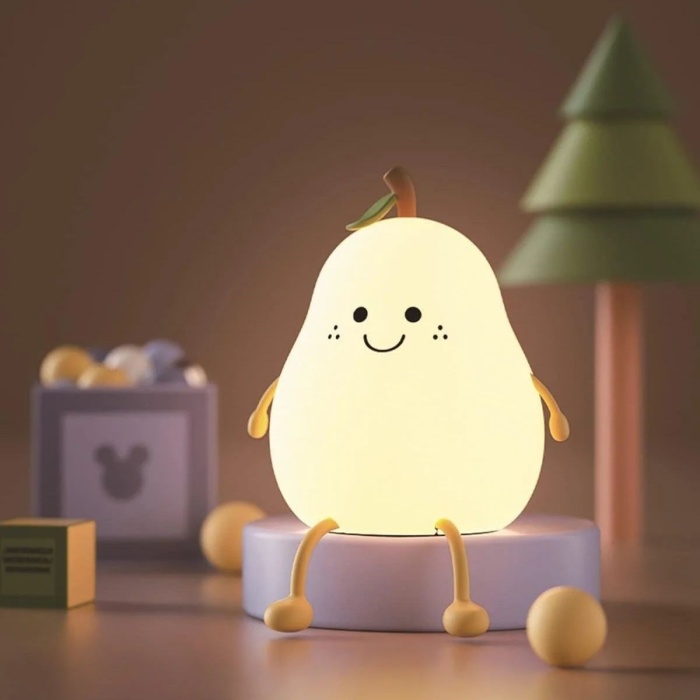 ® 5 Farklı Renk Modlu Armut Figürlü Pofuduk LED Gece Lambası–Yumuşak Dokulu Çocuk Odası ve Dekoratif Şarjlı Ortam Işığı