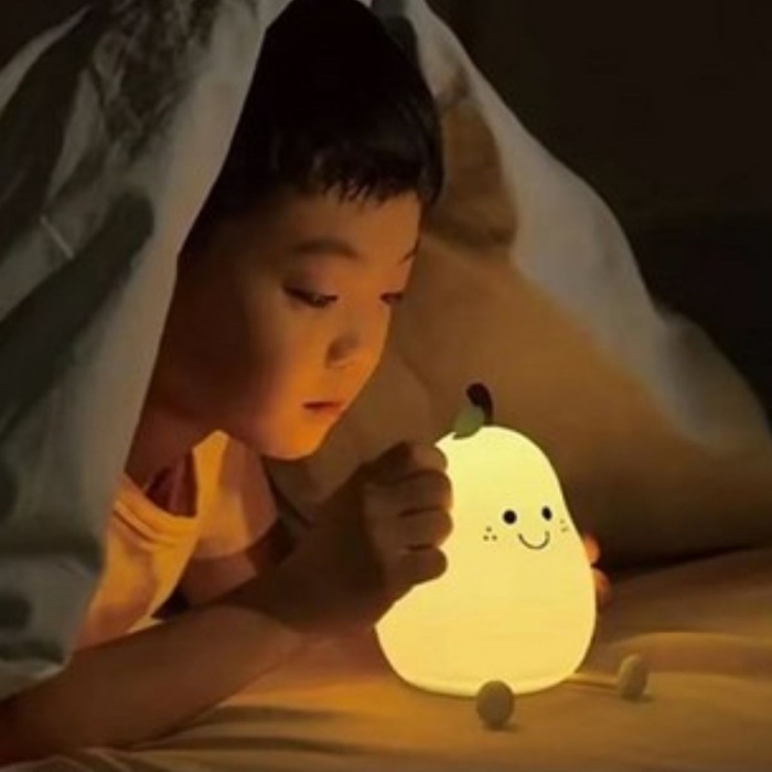 ® 5 Farklı Renk Modlu Armut Figürlü Pofuduk LED Gece Lambası–Yumuşak Dokulu Çocuk Odası ve Dekoratif Şarjlı Ortam Işığı