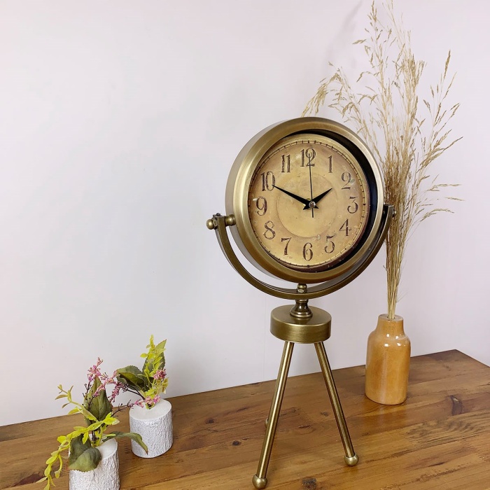 ® Zentime Eskitme Bronz Üç Ayaklı Metal Masa Saati