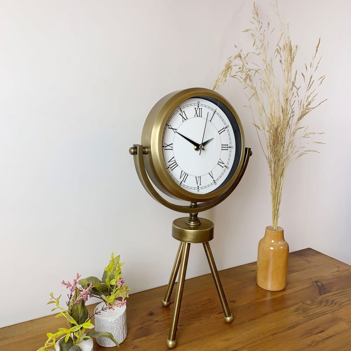 ® Zentime Eskitme Dekoratif Üç Ayaklı Masa Saati