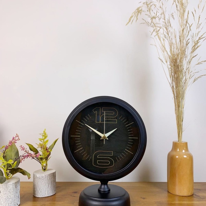 ® Yeni Ürün Siyah Metal Spor Masa Saati 25×20 cm