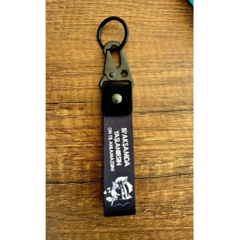 BİR AKŞAMDA YAŞLANIRSIN Tasarımlı Kumaş Otomobil Motorsiklet Anahtarlık