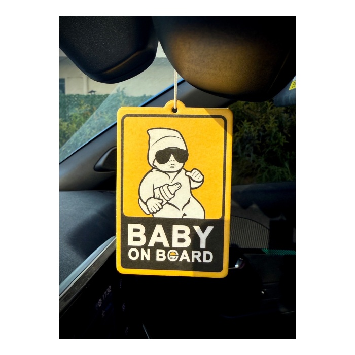 BABY ON BOARD TASARIMLI EĞLENCELİ ARAÇ KOKUSU VE OTO AKSESUARI
