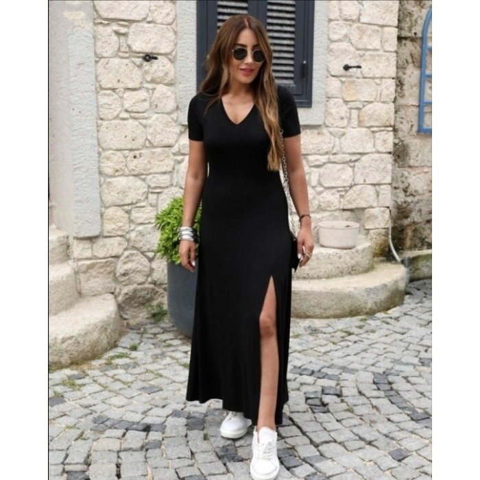 Kadın kısa kollu V yaka yırtmaçlı viskon siyah renk elbise