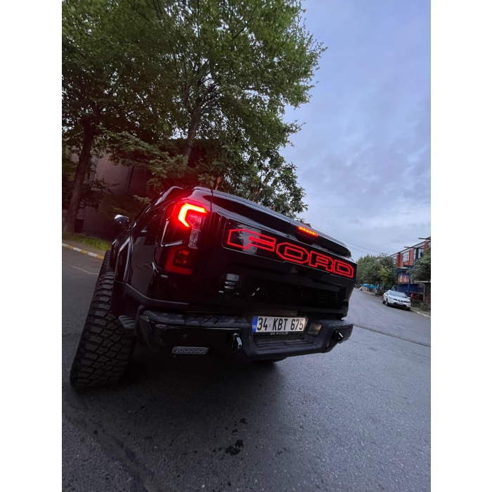 Ford Ranger 2022+ Bagaj Kapağı Kaplama Işıklı
