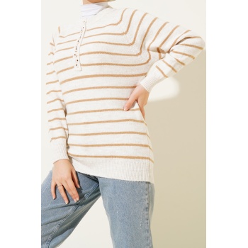 15808 Düğmeli Kazak - Bisküvi