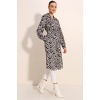 5853 Desenli Kruvaze Yaka Trençkot - C. Siyah