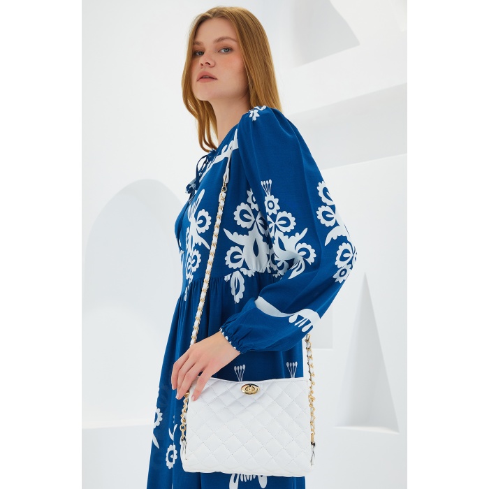 Kadın Beyaz Zincir Detay Askılı Omuz Çantası 010165