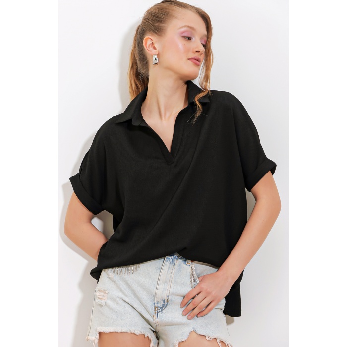Kadın Siyah Oversize Polo Yaka Örme Bluz 0486