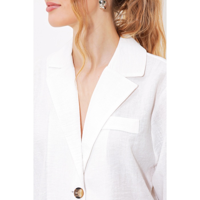 Kadın Beyaz Çift Düğmeli Oversize Crop Keten Ceket 0706