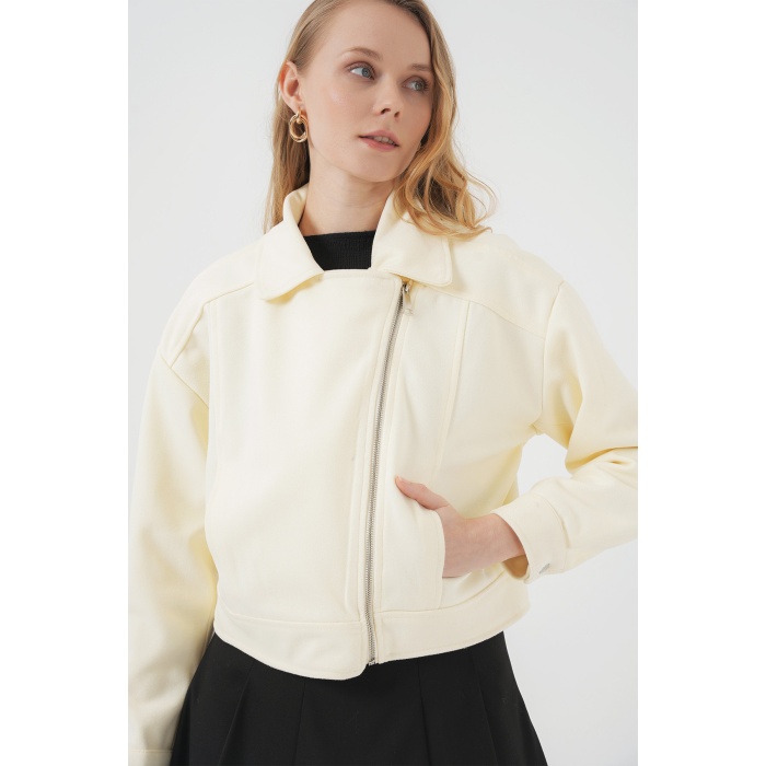 0717 Kadın Kısa Kaşe Ceket - Krem