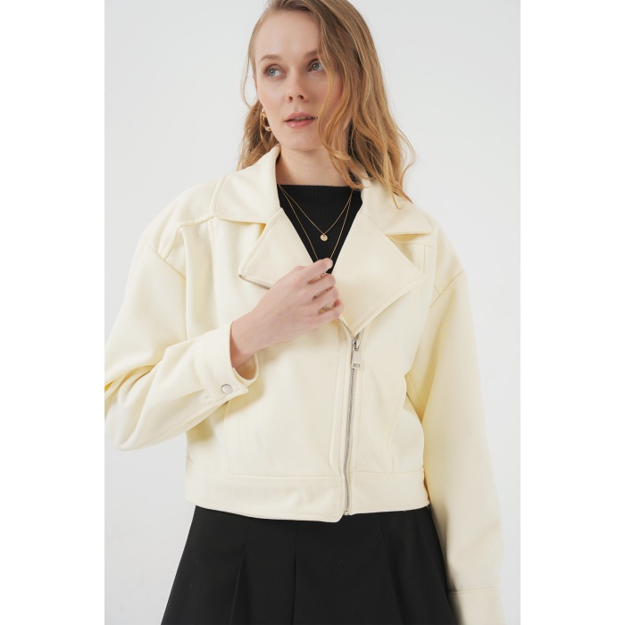0717 Kadın Kısa Kaşe Ceket - Krem