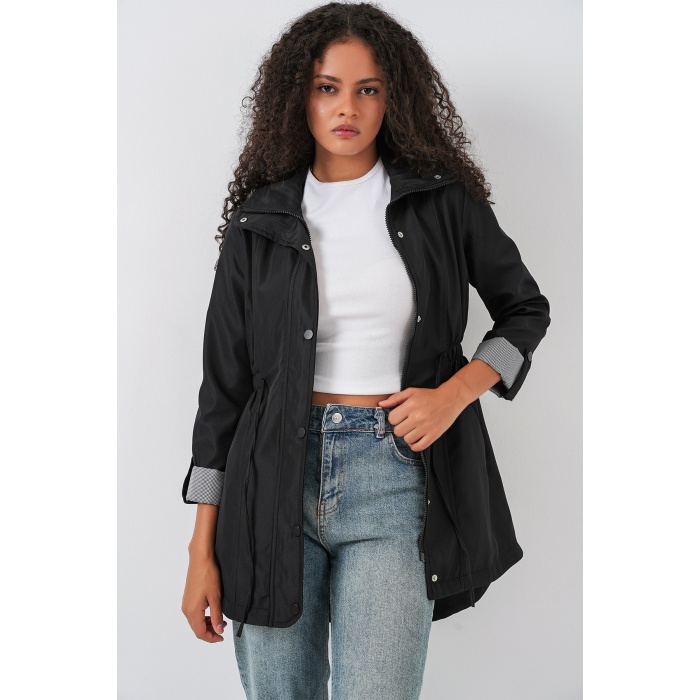 10322 Beli Büzgülü Trençkot - Siyah