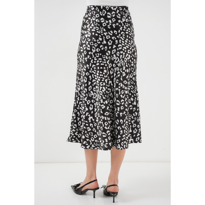 Kadın Siyah Beyaz Desenli Saten Etek 15806