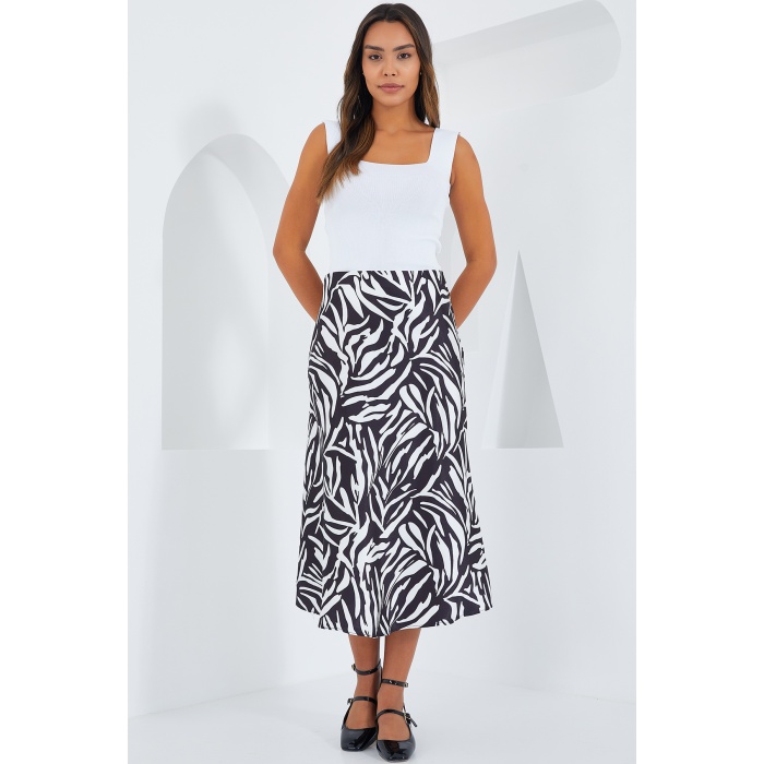 Kadın Siyah Beyaz Desenli Saten Etek 15806
