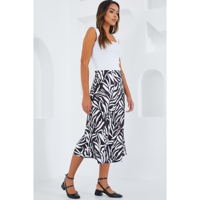 Kadın Siyah Beyaz Desenli Saten Etek 15806
