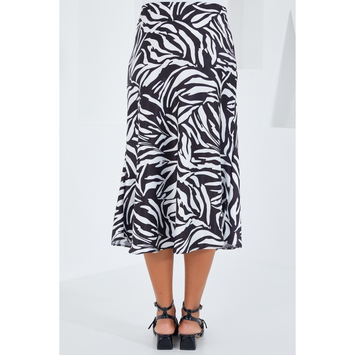 Kadın Siyah Beyaz Desenli Saten Etek 15806