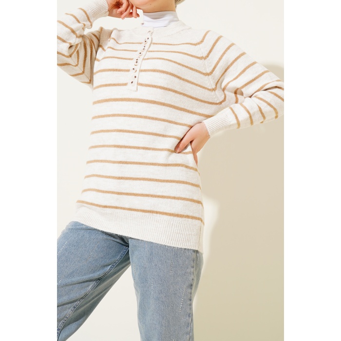 15808 Düğmeli Kazak - Bisküvi