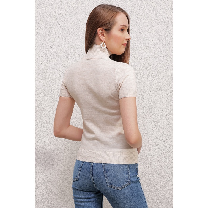 15819 Kısa Kollu Boğazlı Kazak - Krem