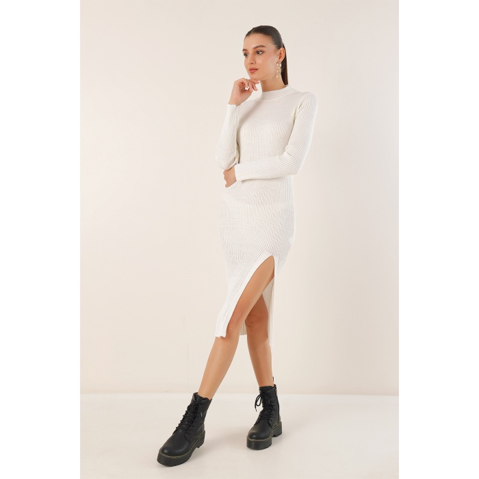 15828 Yırtmaçlı Triko Elbise - Beyaz