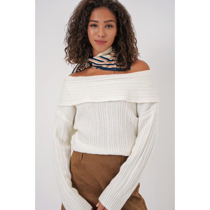 15908 Kadın Açık Omuz Oversize Triko Kazak - Beyaz