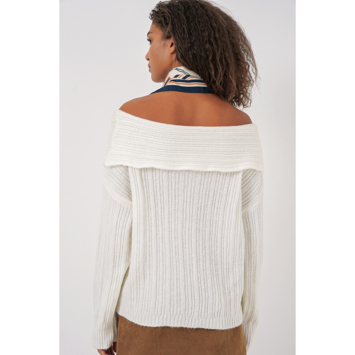 15908 Kadın Açık Omuz Oversize Triko Kazak - Beyaz