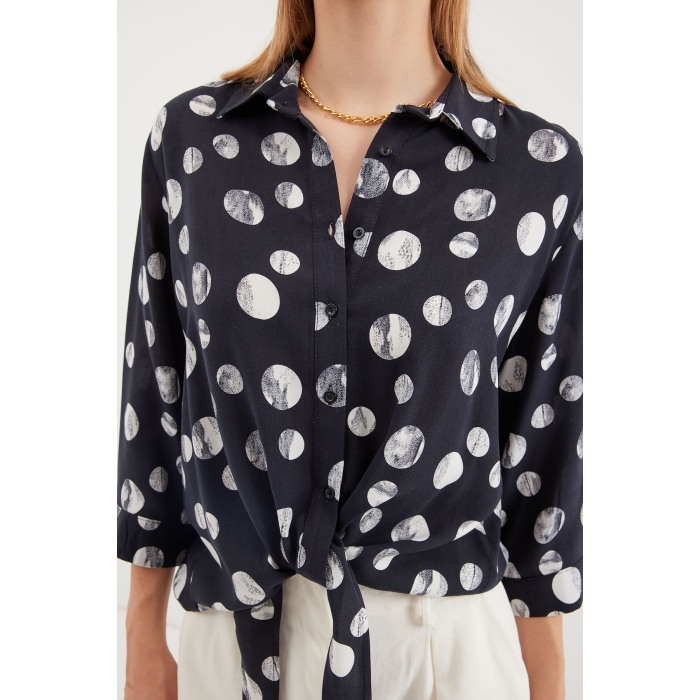 20243 Önü Bağlamalı Desenli Gömlek - Siyah