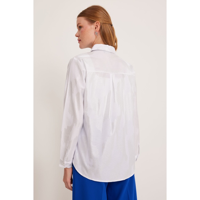 Kadın Beyaz Gümüş Varak Desenli Gömlek 20253