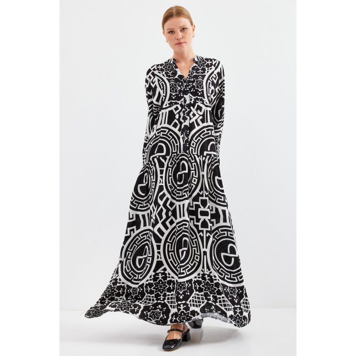 Kadın Desenli Siyah Beyaz Viskon Tesettür Elbise 2423