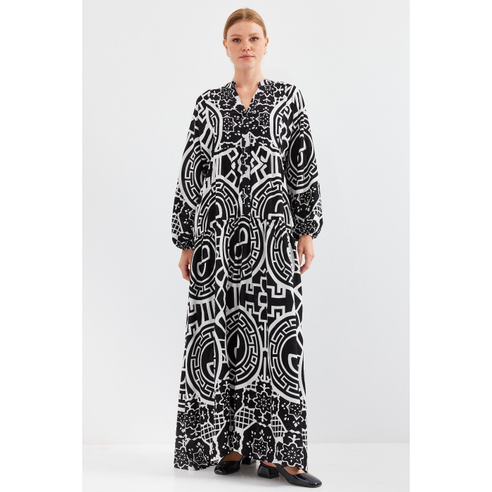 Kadın Desenli Siyah Beyaz Viskon Tesettür Elbise 2423