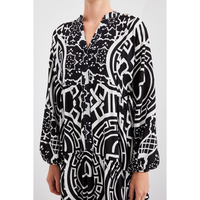 Kadın Desenli Siyah Beyaz Viskon Tesettür Elbise 2423